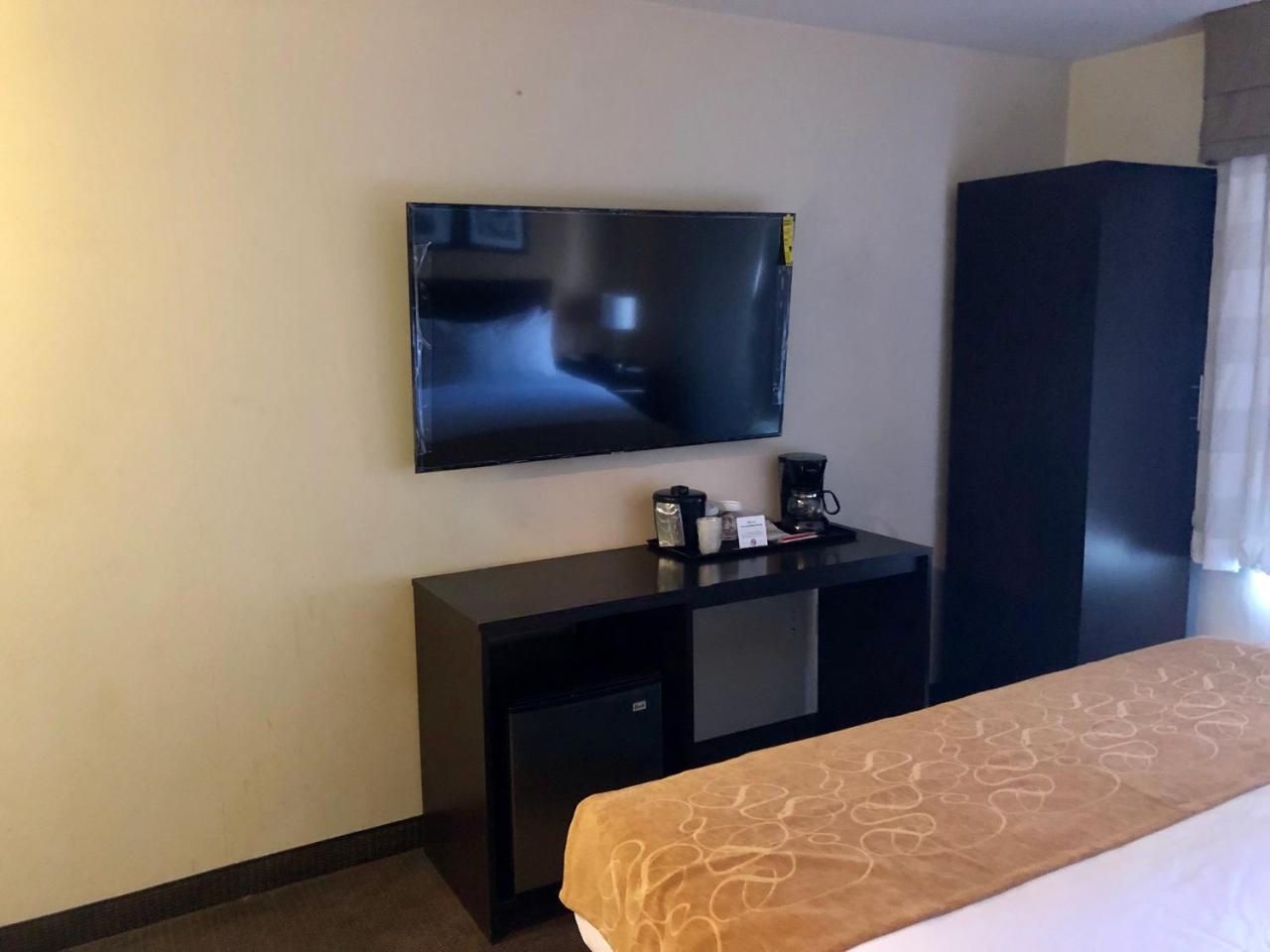 The Vue Inn Brooklyn Нью-Йорк Екстер'єр фото